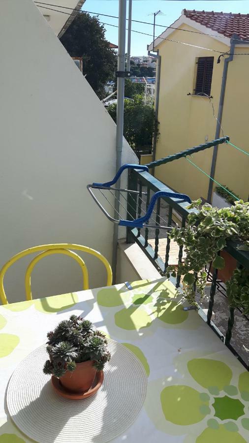Viktorija Apartments Seget Vranjica Exterior photo